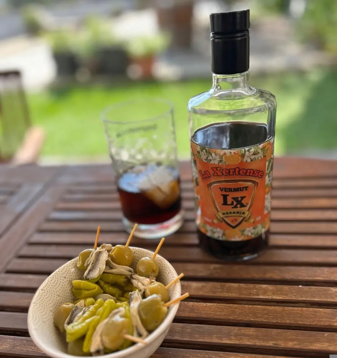 Exquisito vermut de naranja la XERTENSE. Vol. 15 % 70 cl