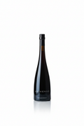 Bottle of VERMUT UNIVERSO RESERVA vermut artesanal premium with dark glass and minimalist design on white background
